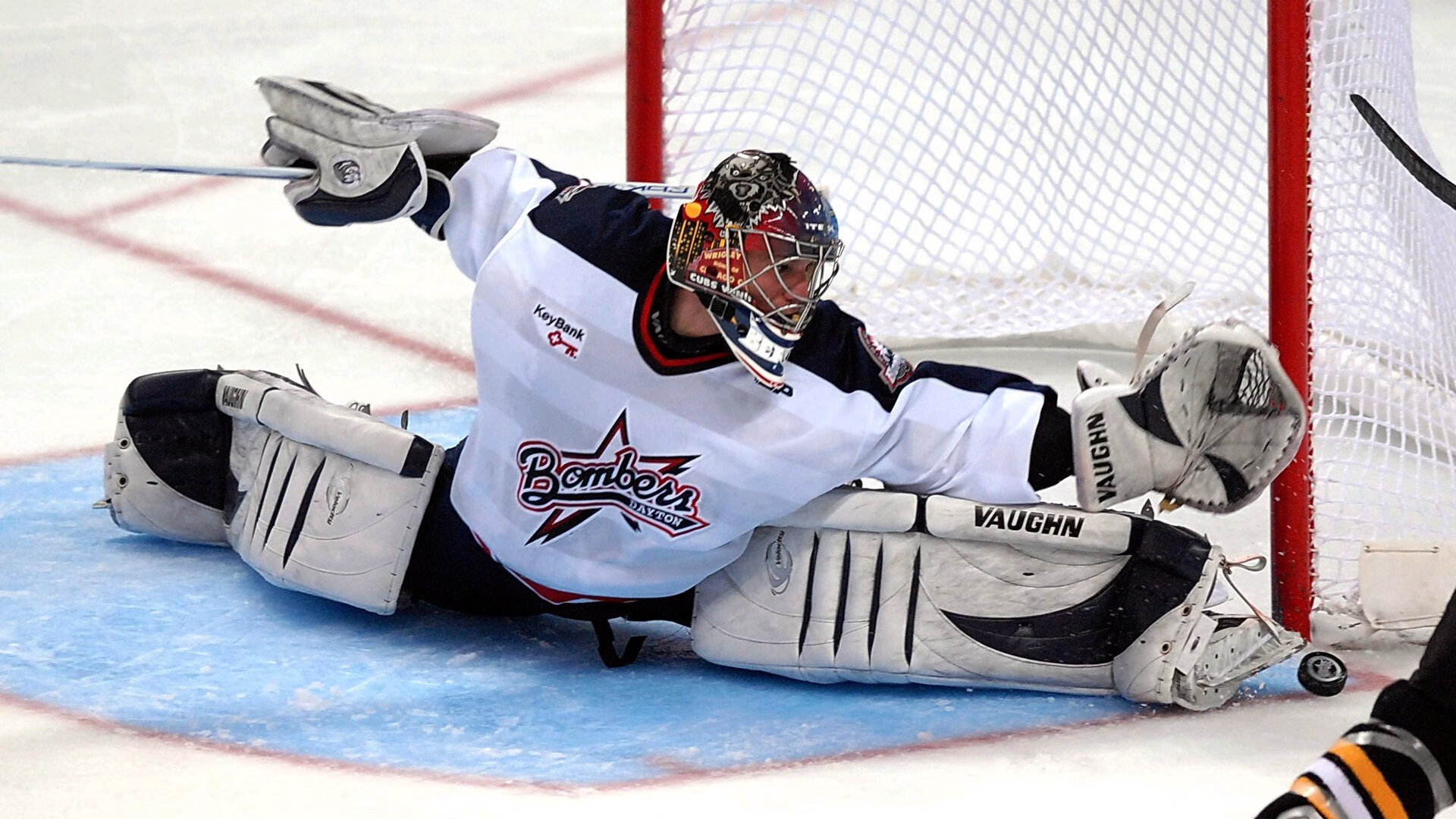 《2025英雄联盟全球总决赛，半决赛精彩纷呈》，二零二零年英雄联盟全球总决赛