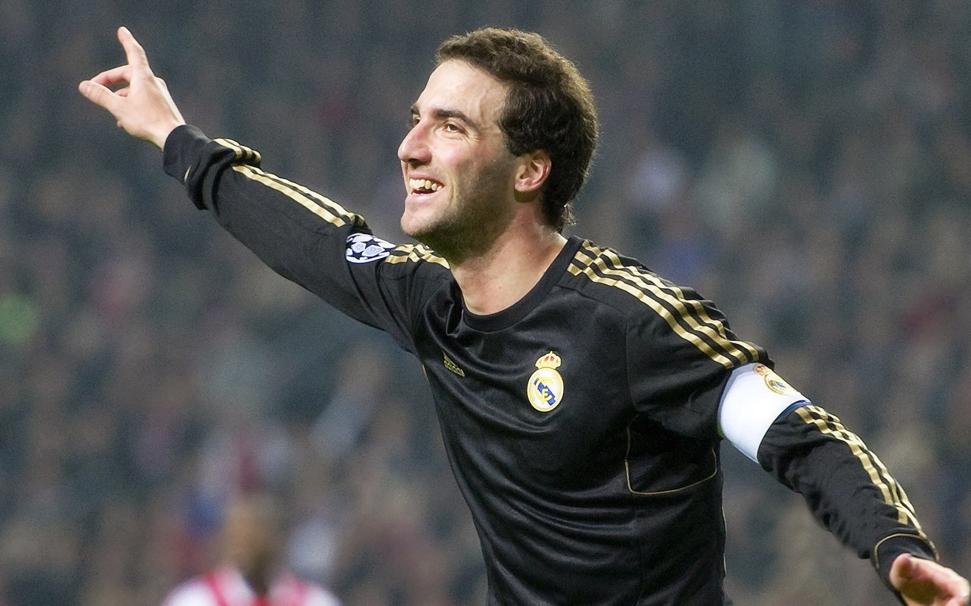 九游体育登录入口-年轻主帅是否正成为联赛创新核心动力，足球史上最年轻主教练